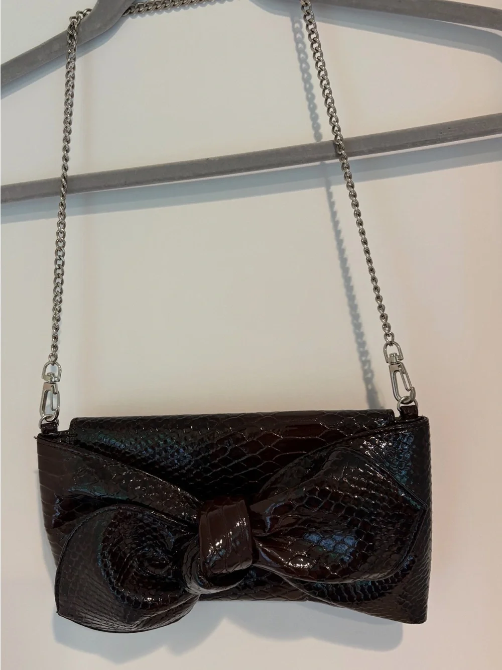 SR Squared Sondra Roberts Bow Clutch Croc Embossed Faux Leather silver chain